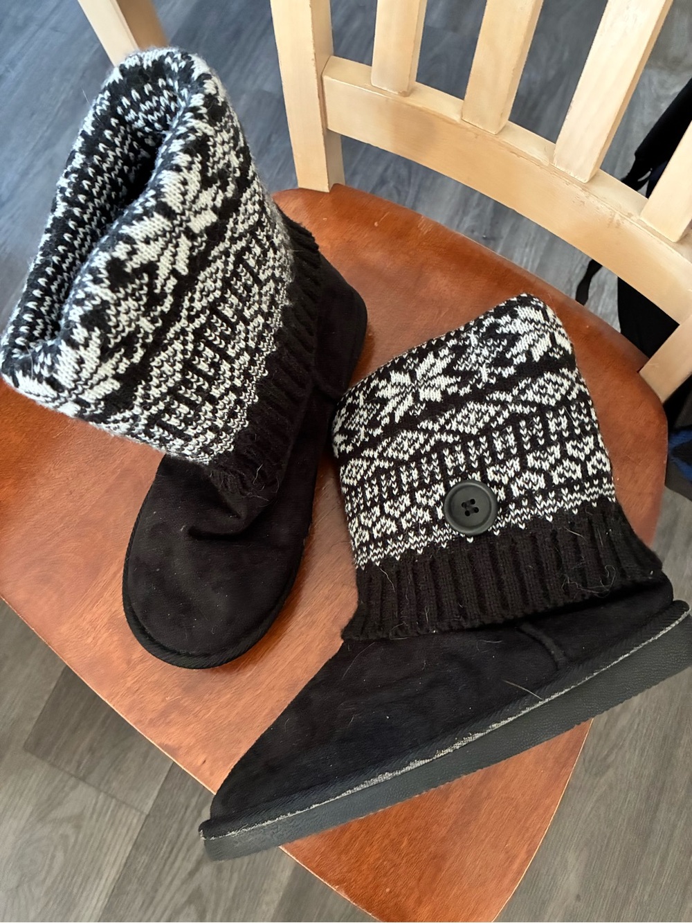 Ardene Black and White Knit Cuff Slipper Boots